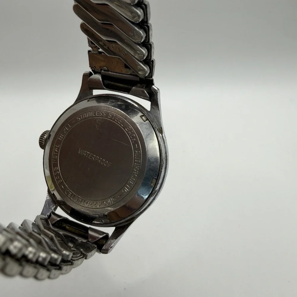 Vintage Laurel Watch Silver Shock protected Wind Up Stretch Band Needs Battery